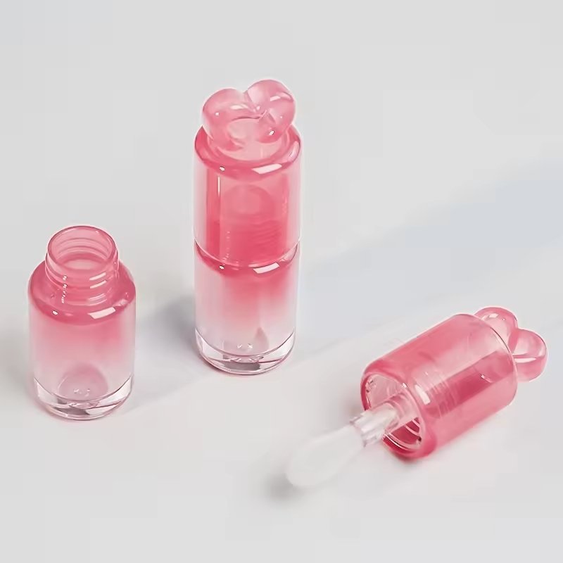 3.4ml Heart-Shaped Gradient Pink Lip Gloss Tube, Mini Empty Plastic Lip Gloss Cosmetic Packaging Tube with Chain and Slim Handle - Image 6